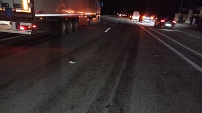 Двічі потрапила під колеса автомобілів: на Житомирщині у ДТП загинула жінка-пішохід Двічі потрапила під колеса автомобілів: на Житомирщині у ДТП загинула жінка-пішохід