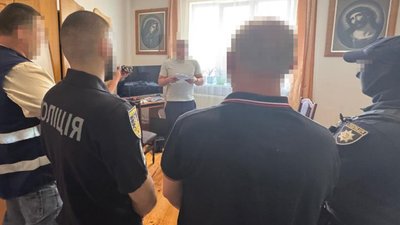 Затримали прийомного батька, якого підозрюють у ґвалтуванні дитини