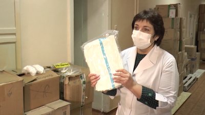 Благодійники передали Кіровоградській обласній лікарні захисні костюми Благодійники передали Кіровоградській обласній лікарні захисні костюми