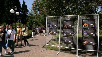 «Втрачене дитинство»: у Чернігові презентували виставку про дітей, які загинули під час війни «Втрачене дитинство»: у Чернігові презентували виставку про дітей, які загинули під час війни