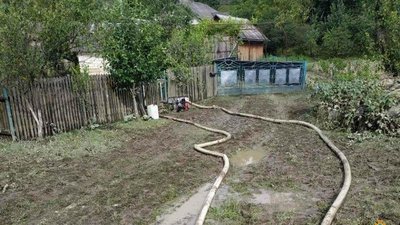 За дві доби рятувальники відкачали ще понад 1300 м куб. води з підтоплених господарств Монастирищини За дві доби рятувальники відкачали ще понад 1300 м куб. води з підтоплених господарств Монастирищини