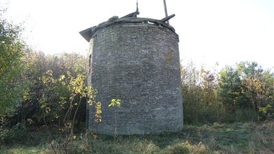 На Рівненщині є унікальний кам'яний вітряк, що досі не має статусу пам'ятки На Рівненщині є унікальний кам'яний вітряк, що досі не має статусу пам'ятки