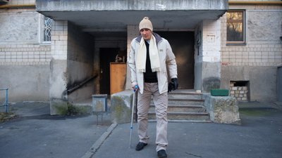 "Спав на картоні, їв, що сусіди принесуть". Історія вінничанина Сергія Ковалюка "Спав на картоні, їв, що сусіди принесуть". Історія вінничанина Сергія Ковалюка
