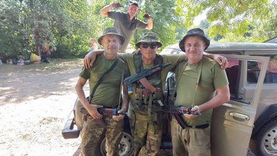 На Івано-Франківщині сім'я збирає гроші на нове авто для бригади, у якій служить батько