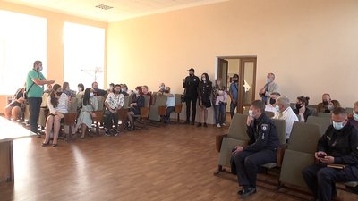 Мітинг на Херсонщині: батьки проти дистанційного навчання Мітинг на Херсонщині: батьки проти дистанційного навчання