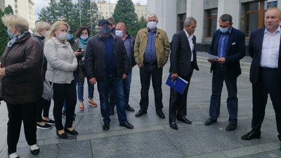 Представники Зборівської громади приїхали протестувати до Тернополя Представники Зборівської громади приїхали протестувати до Тернополя