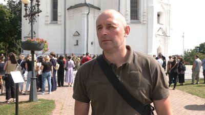 У Чернігові попрощалися з жертвами ракетної атаки Назаром Ющенком, Наталією Торією та Дмитром Маглічем У Чернігові попрощалися з жертвами ракетної атаки Назаром Ющенком, Наталією Торією та Дмитром Маглічем