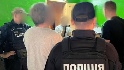 Збирали гроші для "поранених військових": львівські прокурори викрили шахраїв