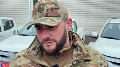 У Прилуках купили 16 пікапів для ЗСУ за гроші з міського бюджету У Прилуках купили 16 пікапів для ЗСУ за гроші з міського бюджету