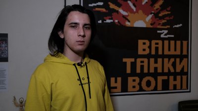 Художник із Сирії відкрив у Харкові виставку, присвячену російській агресії в Україні