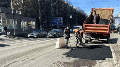 Ямковий ремонт на Винниченка