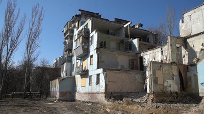 "Мамо, я ніколи не хотіла так жити, як в ту ніч". Історія подружжя, яке дивом вижило під завалами п’ятиповерхівки "Мамо, я ніколи не хотіла так жити, як в ту ніч". Історія подружжя, яке дивом вижило під завалами п’ятиповерхівки