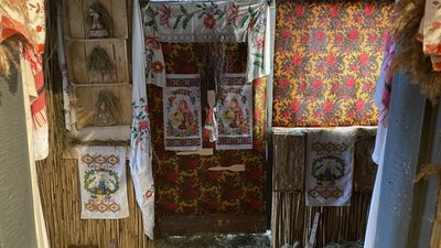 "Не лишати наше місце, де ми народились і живемо". Як житель Великої Писарівки на Сумщині створив музей борщу та сала "Не лишати наше місце, де ми народились і живемо". Як житель Великої Писарівки на Сумщині створив музей борщу та сала