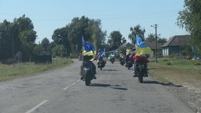 У Ямполі на Сумщині влаштували мотопробіг до Дня Незалежності
