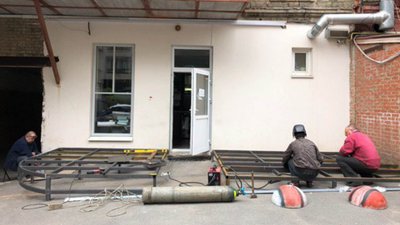 "Інакше нас закриють": за що воюють сусіди та інклюзивне кафе у Харкові "Інакше нас закриють": за що воюють сусіди та інклюзивне кафе у Харкові
