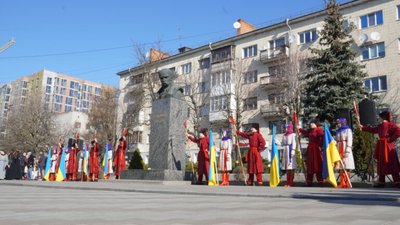 У Житомирі вшанували пам’ять українського поета Тараса Шевченка У Житомирі вшанували пам’ять українського поета Тараса Шевченка