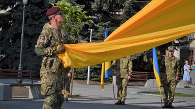 На майдані Соборному у Житомирі відзначили День Прапора та підняли стяг на новому флагштоці На майдані Соборному у Житомирі відзначили День Прапора та підняли стяг на новому флагштоці
