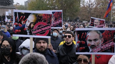 Відставка або непокора. У Єревані спалахнули нові протести проти прем'єра Пашиняна Відставка або непокора. У Єревані спалахнули нові протести проти прем'єра Пашиняна