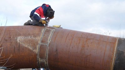 Шостий день ремонту. Комунальники продовжують відновлювати водовід Дніпро-Миколаїв