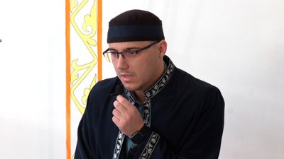 Керівник Львівського культурного центру кримських татар Іслям Тохлу Керівник Львівського культурного центру кримських татар Іслям Тохлу