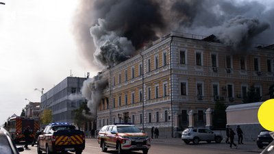 Київ та область з ночі під атакою дронів РФ: є загиблі і поранені, пошкоджена критична інфрастуктура, будівля НАНУ
