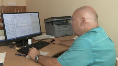 У Черкасах переселенці укладають декларації із сімейними лікарями У Черкасах переселенці укладають декларації із сімейними лікарями