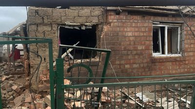 побитий будинок, обстріли Нікопольщини