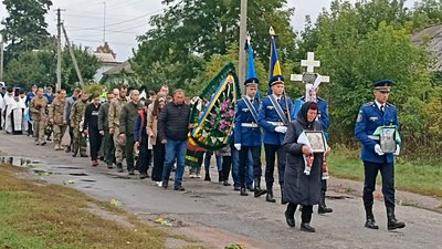 На Чернігівщині попрощалися з п'ятьма захисниками На Чернігівщині попрощалися з п'ятьма захисниками