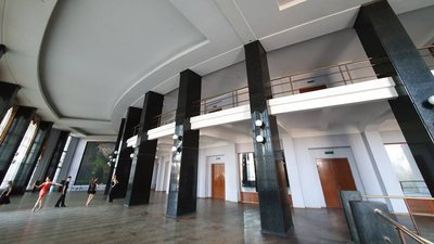 Росіяни знищили Палац культури "Залізничник" у Харкові Росіяни знищили Палац культури "Залізничник" у Харкові