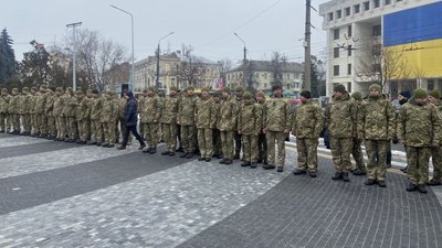 «Ми разом і непереможні»: у Полтаві в День єднання підняли державний прапор «Ми разом і непереможні»: у Полтаві в День єднання підняли державний прапор