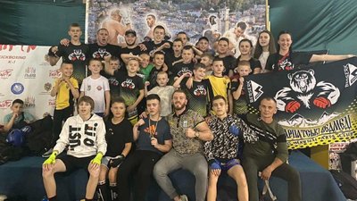 44 медалі, з яких 22 — золоті, привезли закарпатці з чемпіонату з кікбоксингу ISKA