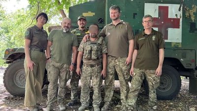 "Найважче для мене в капеланстві – не розплакатися при хлопцях" – житомирянка Олена Легенчук "Найважче для мене в капеланстві – не розплакатися при хлопцях" – житомирянка Олена Легенчук