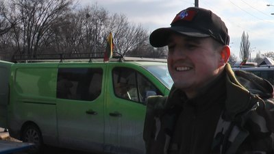 Литовці привезли гуманітарну допомогу для полку "Азов" Литовці привезли гуманітарну допомогу для полку "Азов"