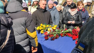 «Взяти і забрати життя»: у Полтаві попрощалися з п’ятьма загиблими воїнами