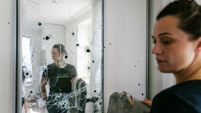 З Британії на Донеччину: як лікарка, що 10 років практикує за кордоном, приїхала рятувати українських військових на схід З Британії на Донеччину: як лікарка, що 10 років практикує за кордоном, приїхала рятувати українських військових на схід