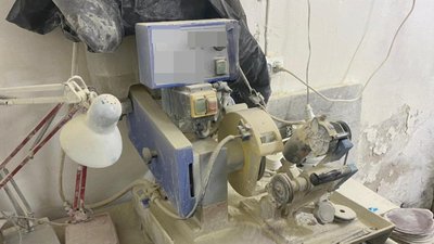 На Волині правоохоронці викрили три цехи з переробки та збуту бурштину до ОАЕ На Волині правоохоронці викрили три цехи з переробки та збуту бурштину до ОАЕ