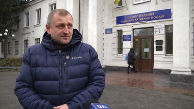 На Житомирщині через пожежу без даху над головою залишилися восьмеро людей На Житомирщині через пожежу без даху над головою залишилися восьмеро людей