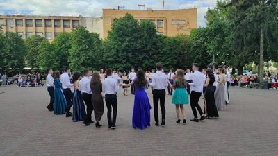 Танець, що дарує життя: у Черкасах вперше відбувся благодійний бал Танець, що дарує життя: у Черкасах вперше відбувся благодійний бал