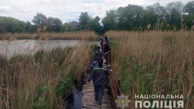 Дістали мертвою із колодязя: на Полтавщині з'ясовують загибель жінки Дістали мертвою із колодязя: на Полтавщині з'ясовують загибель жінки