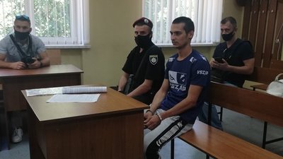 Під варту – на 2 місяці: трьом підозрюваним в нападі на авто "Укрпошти" обрали запобіжні заходи