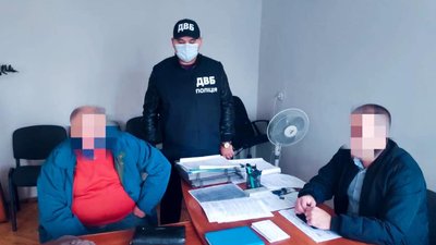15 тисяч за права. На Прикарпатті затримали чоловіка, який пропонував хабар 15 тисяч за права. На Прикарпатті затримали чоловіка, який пропонував хабар