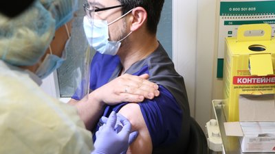 На Закарпатті стартувала ревакцинація вакциною AstraZeneca На Закарпатті стартувала ревакцинація вакциною AstraZeneca