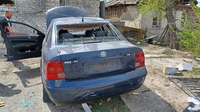 Зруйновані автомобілі будинки наслідки обстрілу КАБ FPV-дрони армія РФ Лиман Донецька область Зруйновані автомобілі будинки наслідки обстрілу КАБ FPV-дрони армія РФ Лиман Донецька область
