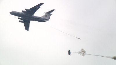 На полігоні під Житомиром десантники та авіація провели спільні навчання На полігоні під Житомиром десантники та авіація провели спільні навчання