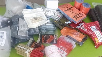 Авто та аптечки для бійців. Сумські благодійники передали гуманітарну допомогу бійцям, що воюють під Харковом