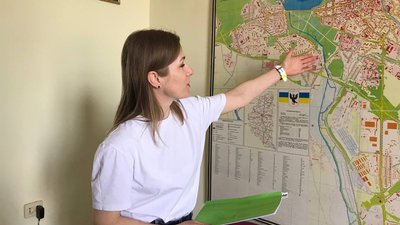 У Тернополі в парку зрізали дерева та роблять благоустрій У Тернополі в парку зрізали дерева та роблять благоустрій