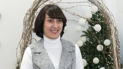 Панно з масок, віночки та картини: у черкаському музеї представили "Різдвяну" виставку Панно з масок, віночки та картини: у черкаському музеї представили "Різдвяну" виставку