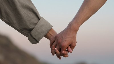 “Це нагадувало телесеріал “Гра в кальмара”. Родина херсонців про життя в окупації та евакуацію до Запоріжжя
