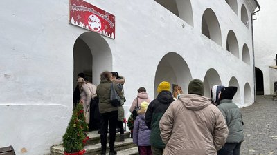 У Мукачівському замку "Паланок" відкрили резиденцію Святого Миколая У Мукачівському замку "Паланок" відкрили резиденцію Святого Миколая