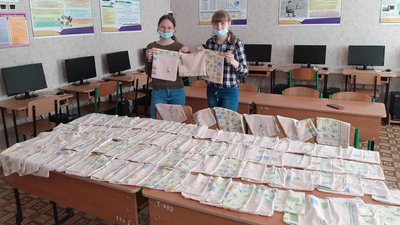 Школярки з торбинками Школярки з торбинками